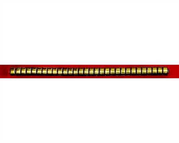 ORNAMENT BRASS CLINCHES ON RED LEATHER 22MM