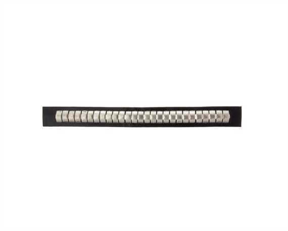 NICKEL CLINCHES ON BLACK LEATHER 22MM