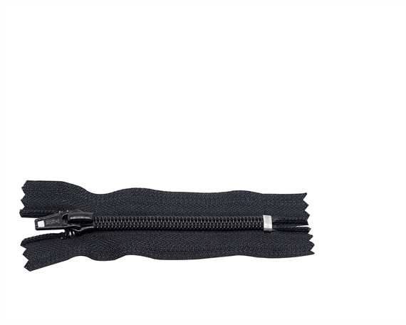 ZIP CLOSED END #5 NYLON COIL BLACK 15 CM